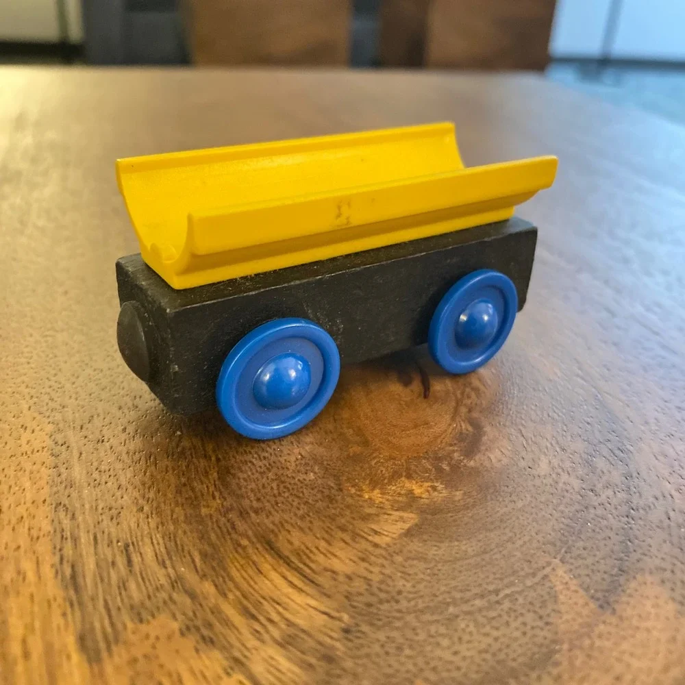 Wooden Log Car Toy Train Rolling Stock Yellow Black Blue Magnetic Connector
